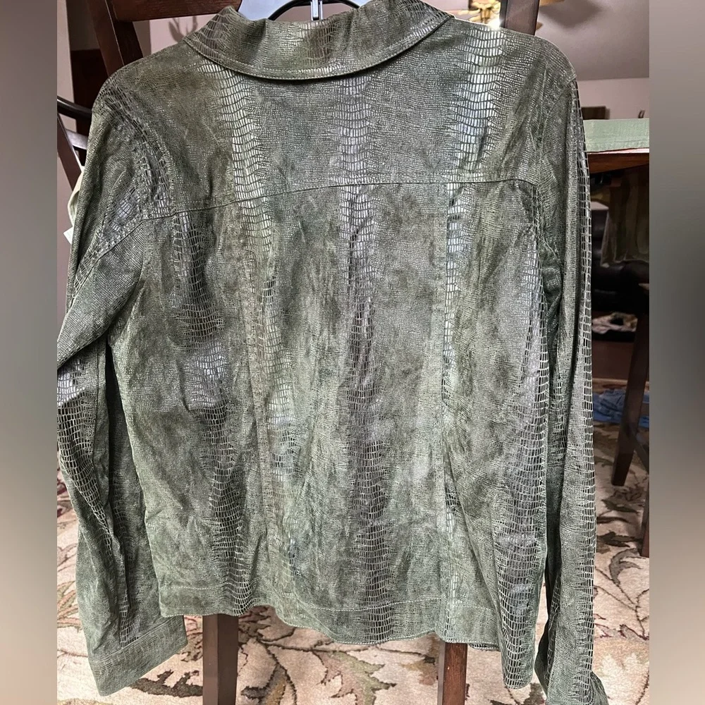 Lightweight jacket - Picture 2 of 2